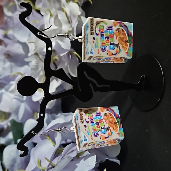 Cinnamon Toast Crunch Acryllic Hook Style Earrings NWT - Picture 1 of 4
